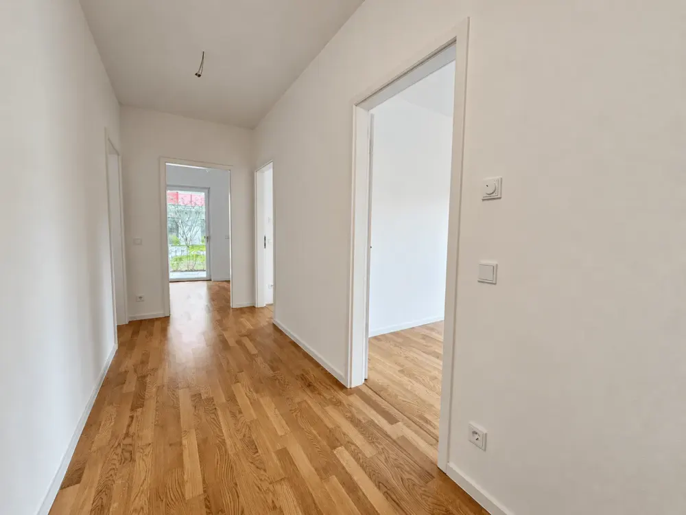 NEW BUILDING AT NEUEN PARK | Family apartment with 4 rooms and surrounding terrace