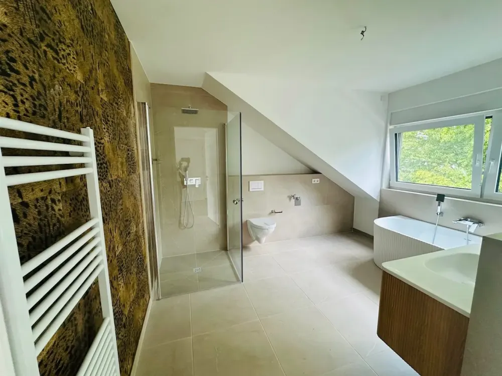 Newly Built First-Time Occupancy 2-Room Apartment with Large Balcony Facing Southwest, Designer Bathroom, Small Study
