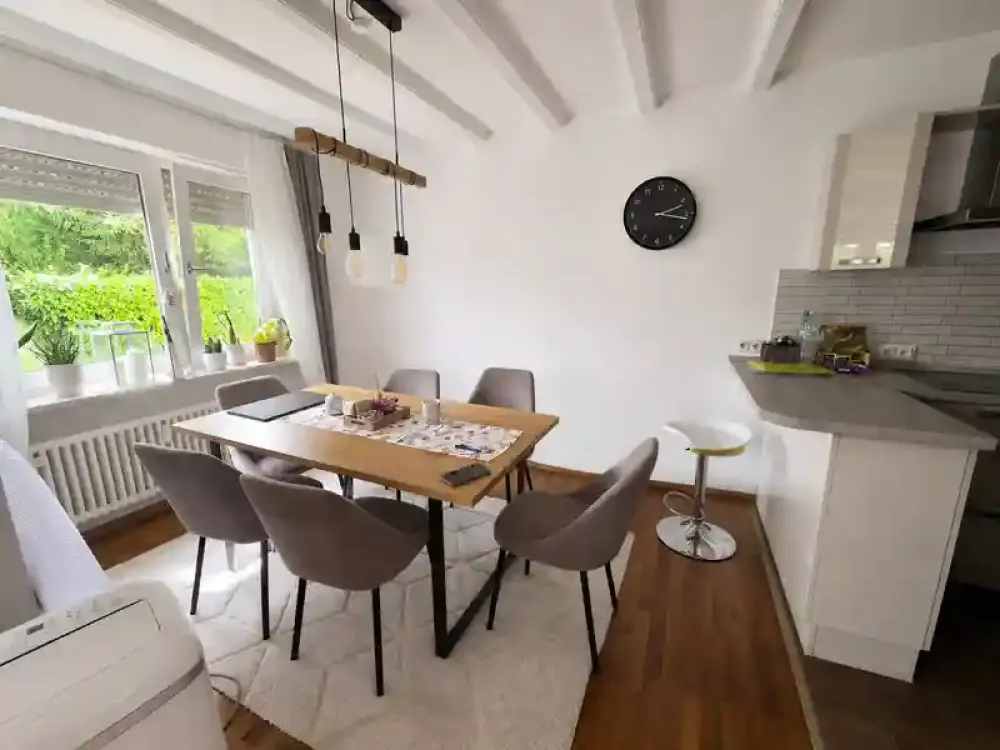 3-Zimmer-Wohnung in zentraler Lage von Friedberg (EG,Balkon, EBK & Stellplatz)