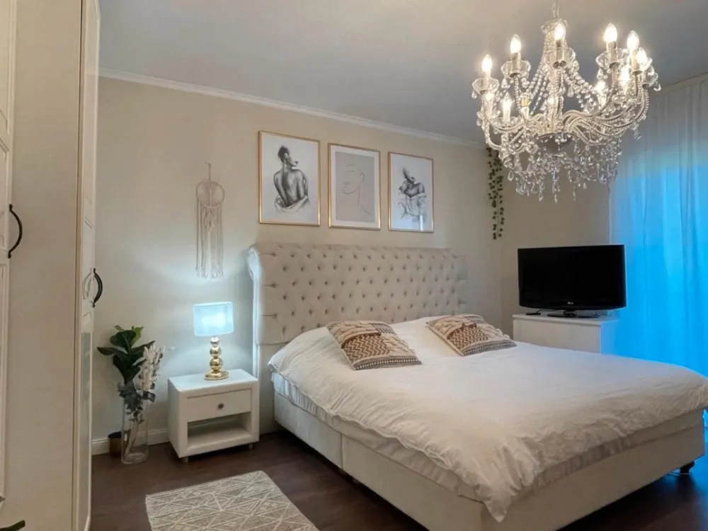 2 Zimmer frei, nur im September