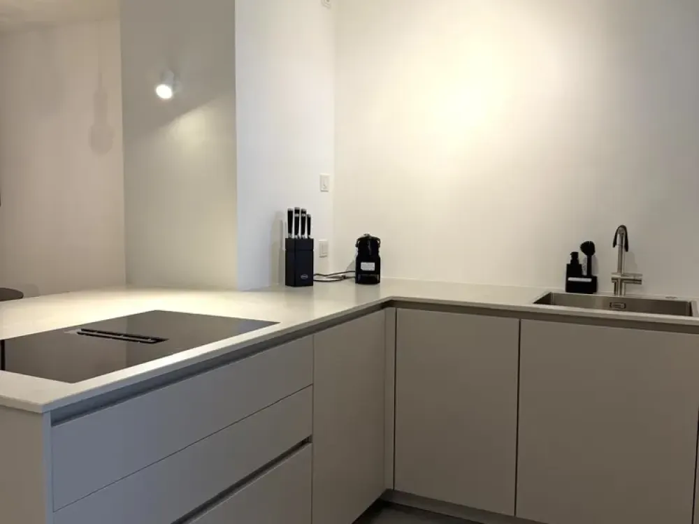 "DESIGN TRIFFT KOMFORT" Möblierte Wohnung, die keine Wünsche offenlässt!