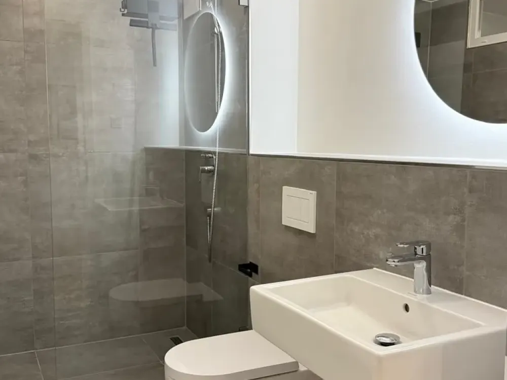 "DESIGN TRIFFT KOMFORT" Möblierte Wohnung, die keine Wünsche offenlässt!