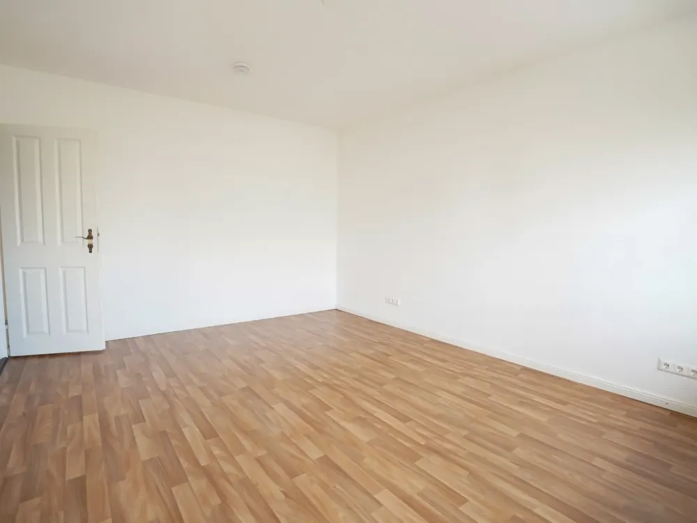 Charmante Wohnung mit Balkon und Außenstellplatz (2. OG Rechts)