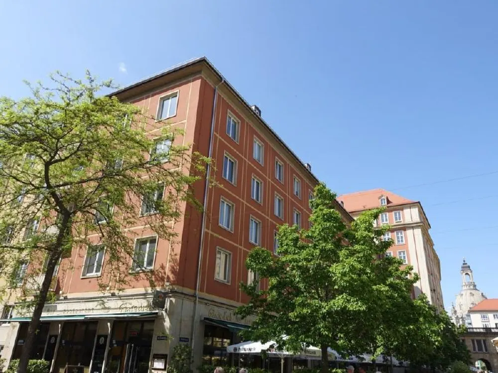 Classic Shared Apartment in the City Center: 4-Room Apartment at Altmarkt