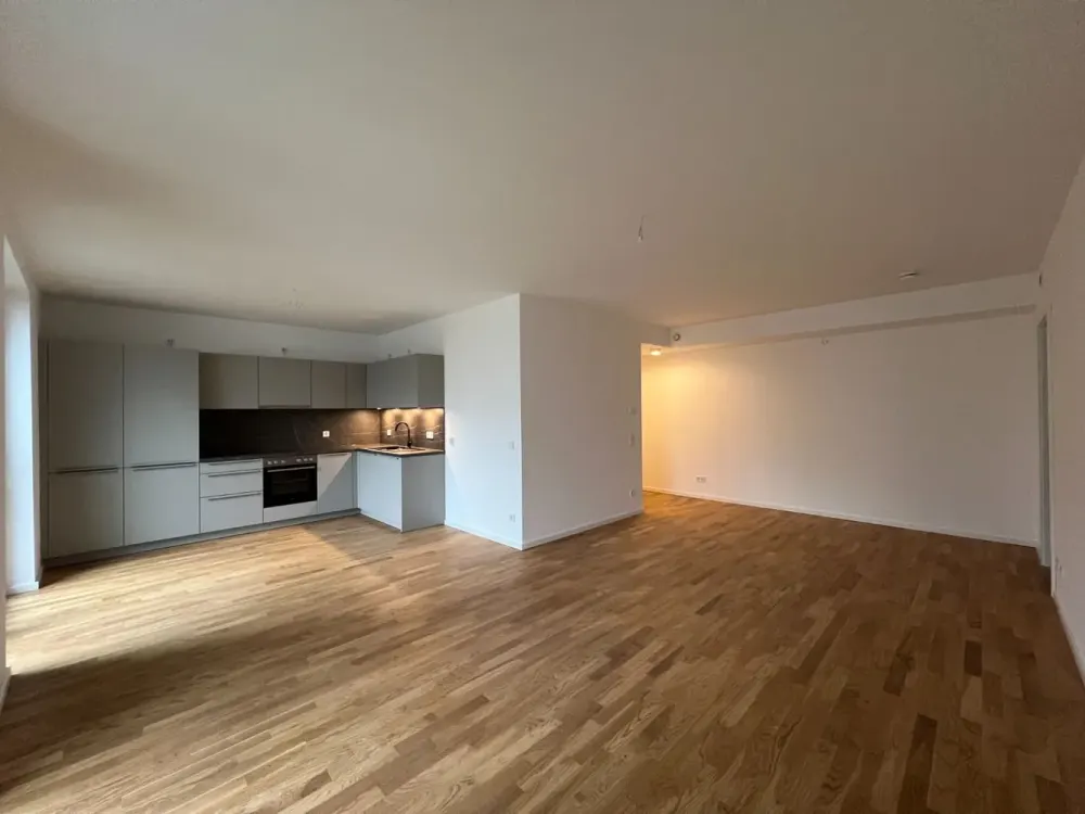 Geräumige 4-Zimmerwohnung im 2. OG mit Balkon, Loggia und Stellplatz in Bahrenfeld!