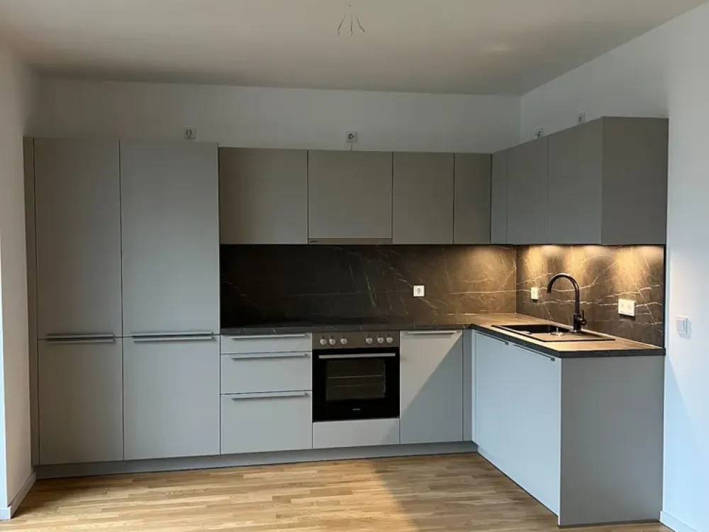 Geräumige 4-Zimmerwohnung im 2. OG mit Balkon, Loggia und Stellplatz in Bahrenfeld!