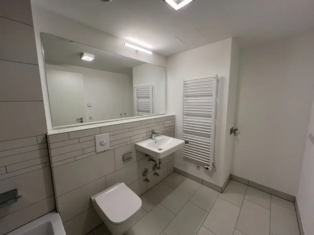 Geräumige 4-Zimmerwohnung im 2. OG mit Balkon, Loggia und Stellplatz in Bahrenfeld!