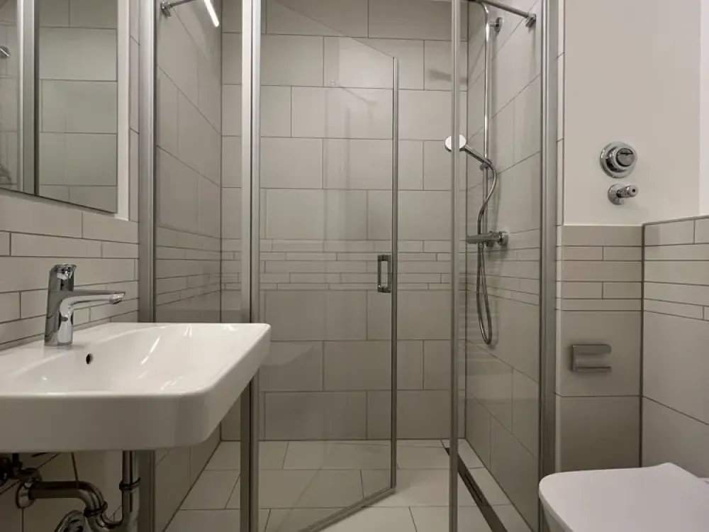 Geräumige 4-Zimmerwohnung im 2. OG mit Balkon, Loggia und Stellplatz in Bahrenfeld!