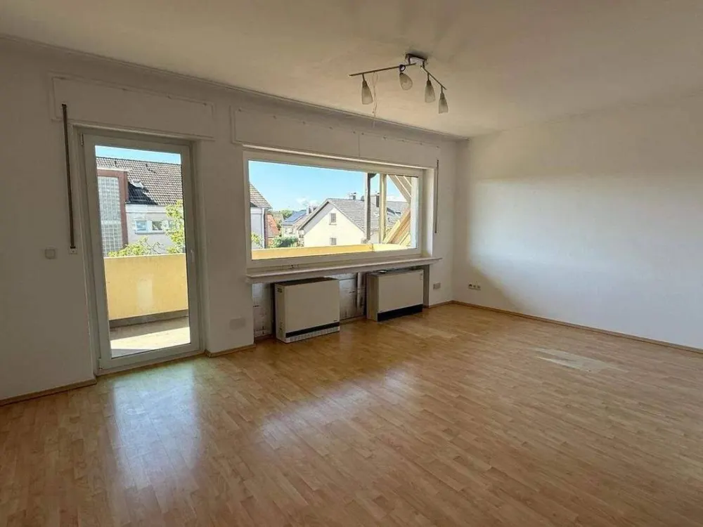 3 Zimmer Wohnung mit Balkon und Einbauküche, sofort bezugsfrei!