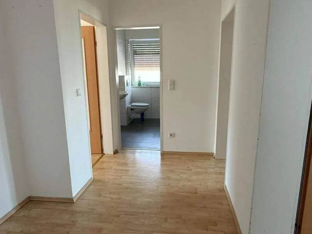 3 Zimmer Wohnung mit Balkon und Einbauküche, sofort bezugsfrei!