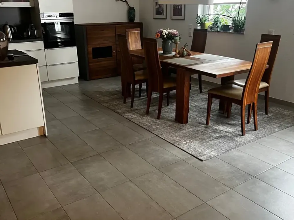 Möblierte 4-Zimmer-Wohnung im Herzen Dresdens für 2 Jahre inkl. WIFI