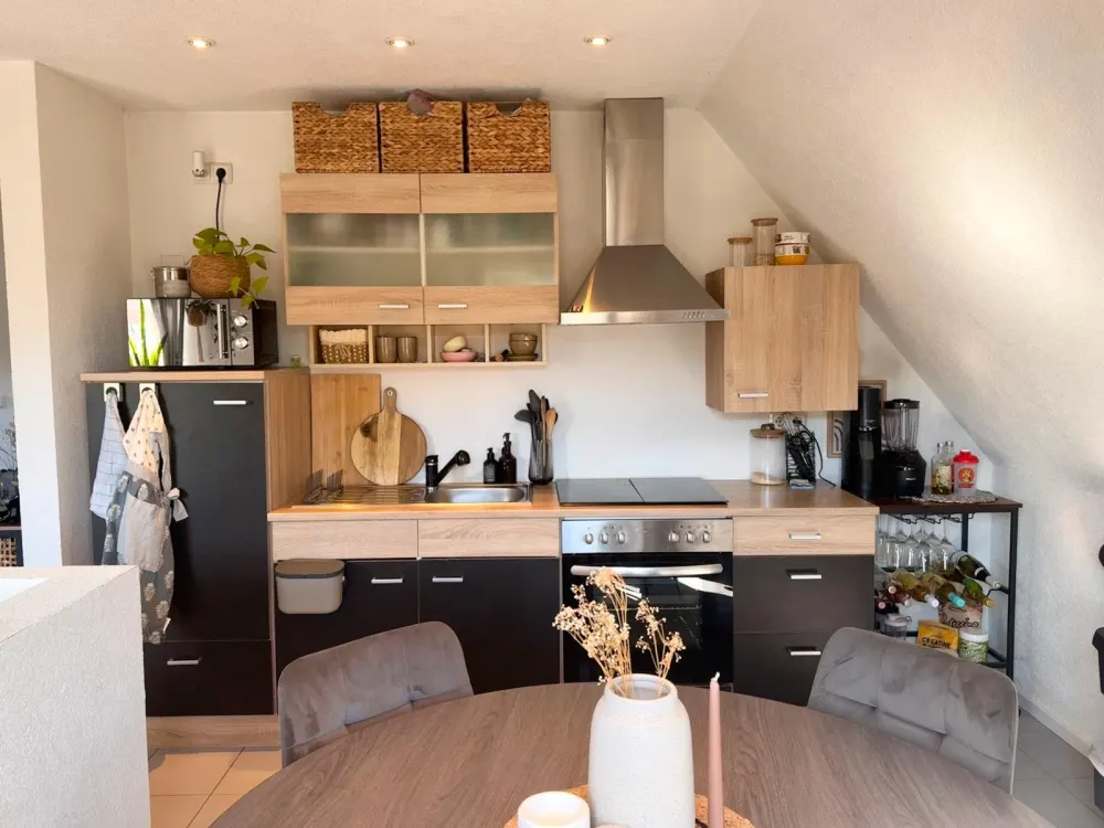 Looking for a new tenant for a beautiful, bright 2-room apartment from October!