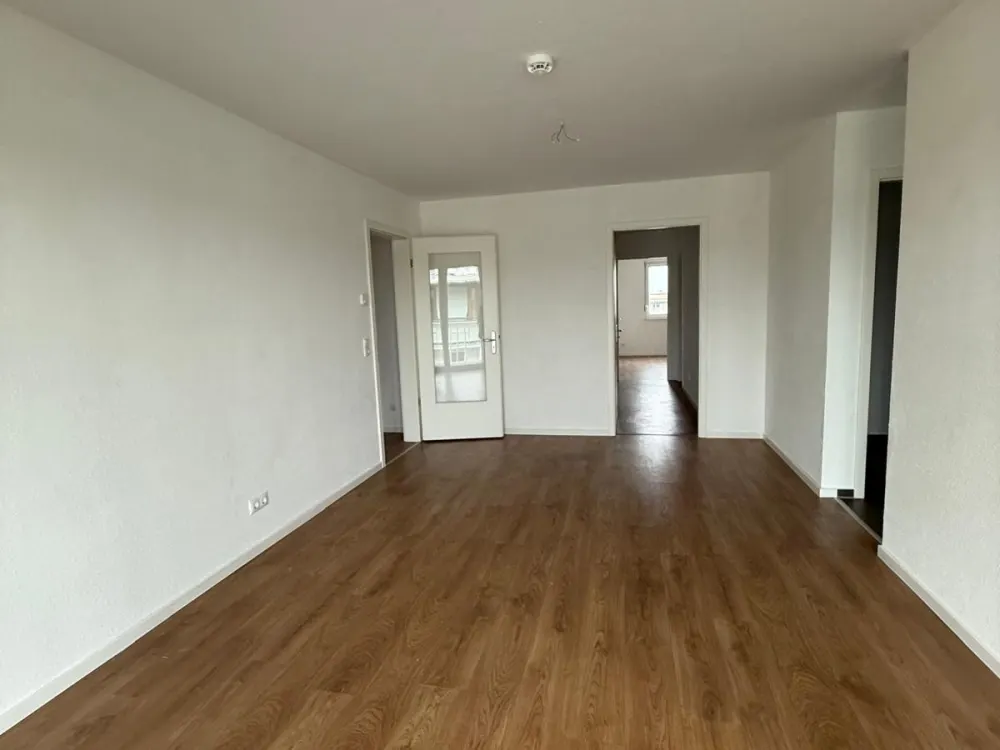 Nachmieter für 3 Zimmer Wohnung in Berlin-Hellersdorf