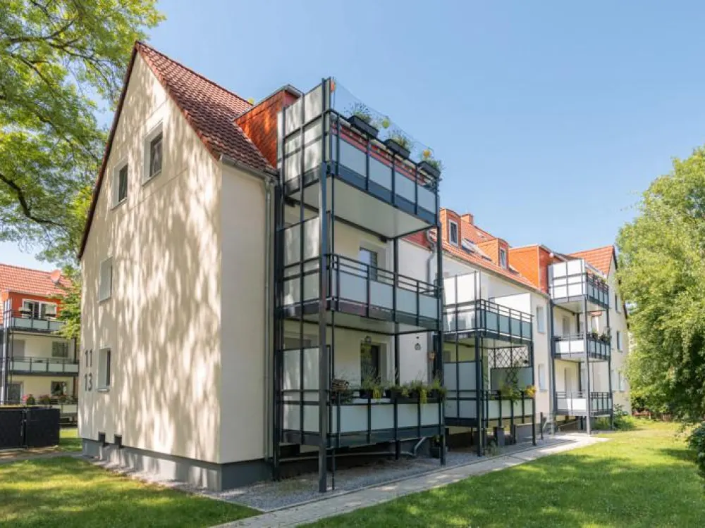 FRISCH renovierte 3-Zimmer Dachgeschosswohnung in wunscherschöner Siedlung