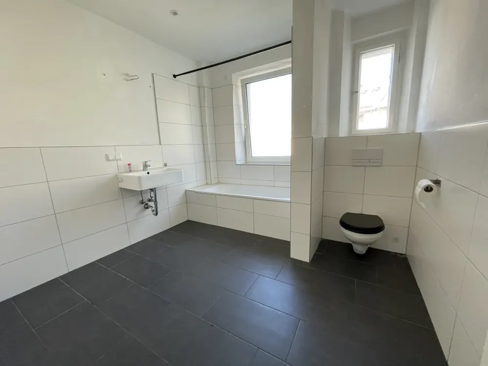 2 Monate Mietfrei! - Lichtdurchflutete 2-Zimmer-Wohnung - zentrale Lage