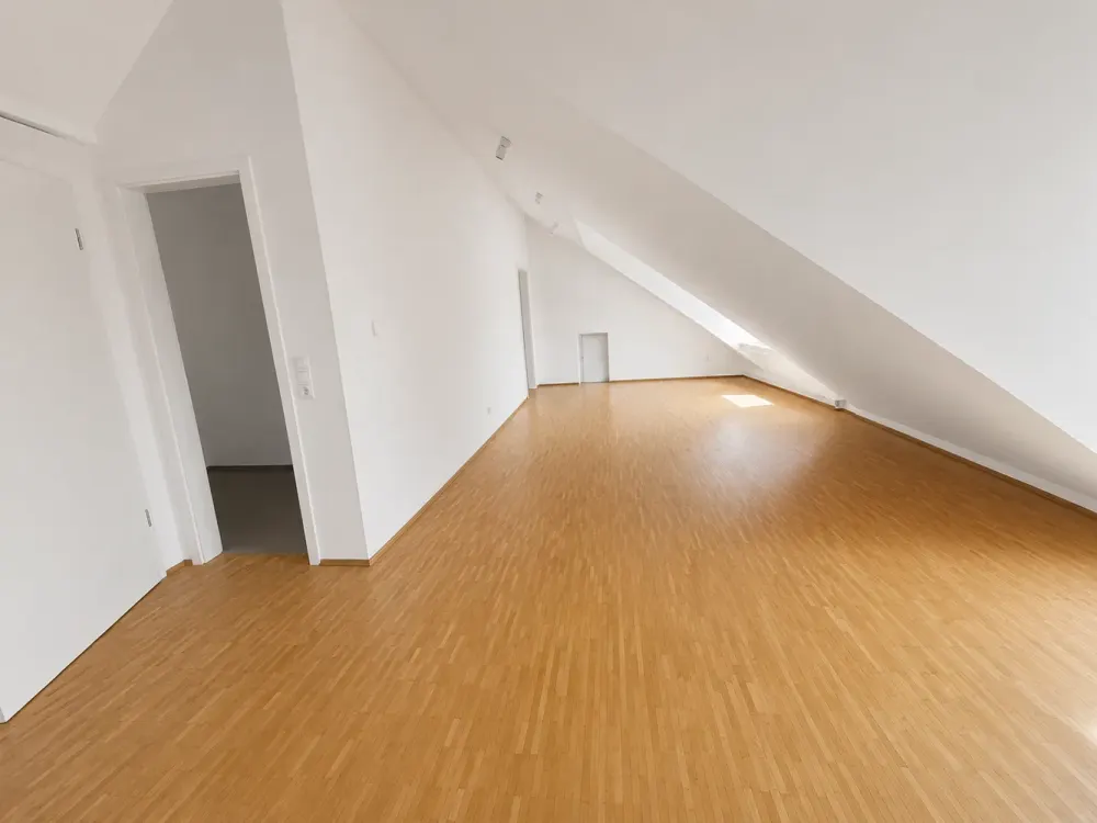 ***Schöne 2-Zimmer Dachgeschosswohnung***