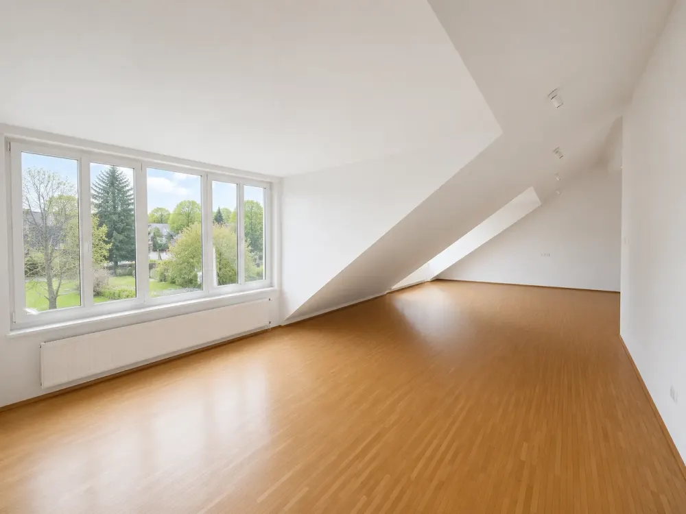 ***Schöne 2-Zimmer Dachgeschosswohnung***