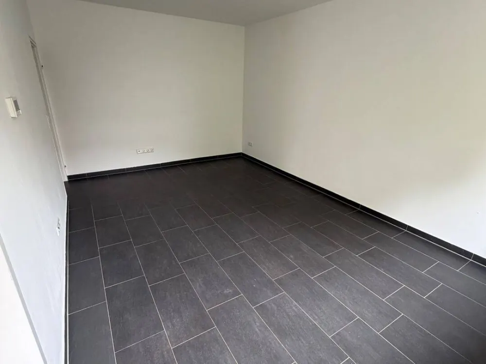 Attraktive 1-Zimmer-Wohnung mit neuer Einbauküche & Balkon in Bad Cannstatt