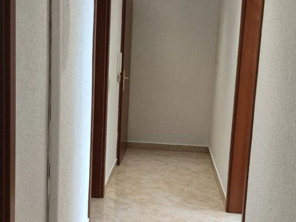 Sanierte 2,5 Zimmer (ehemalige 3 Zimmer Wohnung) zu vermieten.