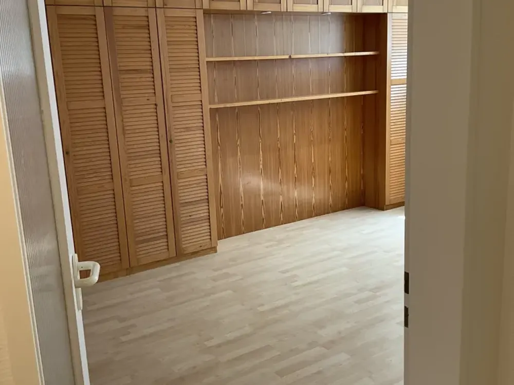 Partially Furnished 2-Room Apartment in Düsseldorf-Mörsenbroich