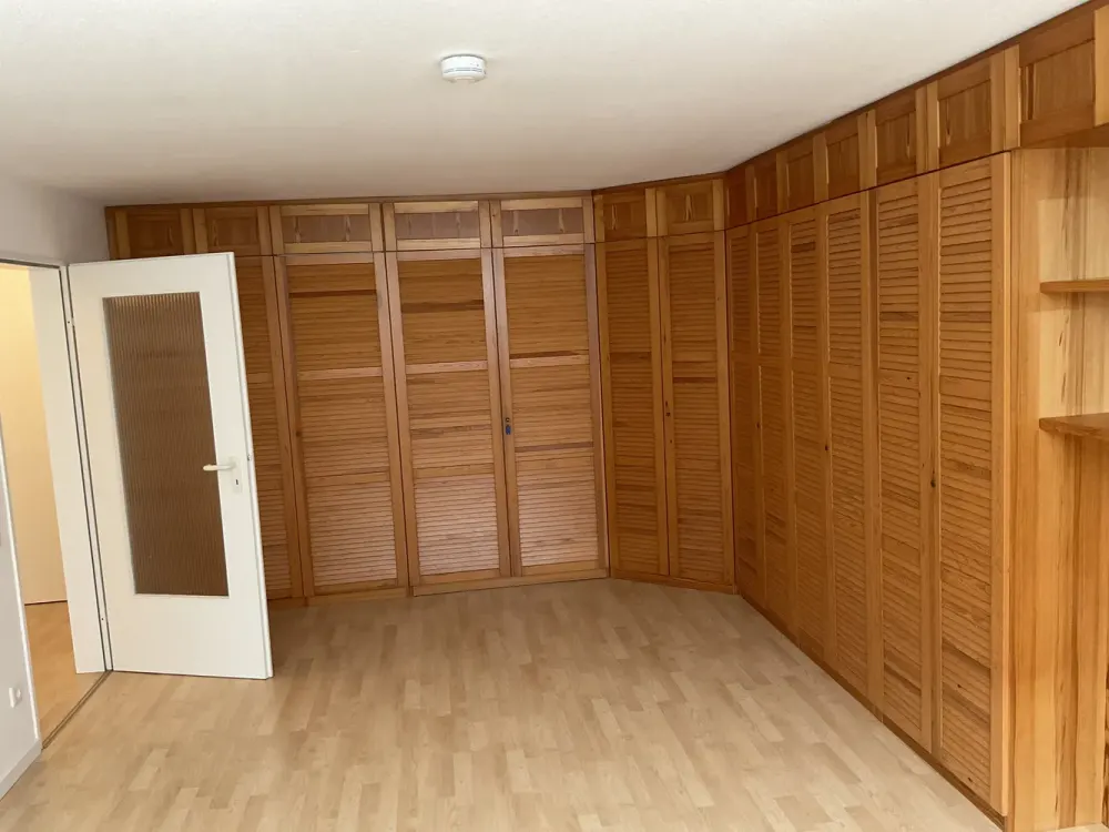 Partially Furnished 2-Room Apartment in Düsseldorf-Mörsenbroich
