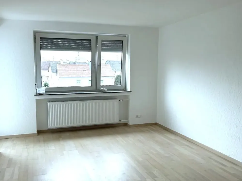 Helle und teilrenovierte 4-Zimmer-Wohnung in Boos