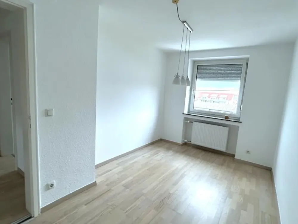 Helle und teilrenovierte 4-Zimmer-Wohnung in Boos