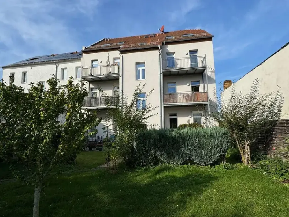 Einziehen & Genießen ++ Frisch renovierte 2-Zi. Whg mit Fußbodenheizung, Balkon & Einbauküche ++