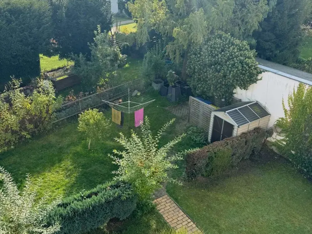 Einziehen & Genießen ++ Frisch renovierte 2-Zi. Whg mit Fußbodenheizung, Balkon & Einbauküche ++