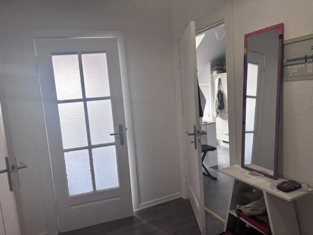 Living in Bremen City - Cozy 2-Room Apartment with Fitted Kitchen