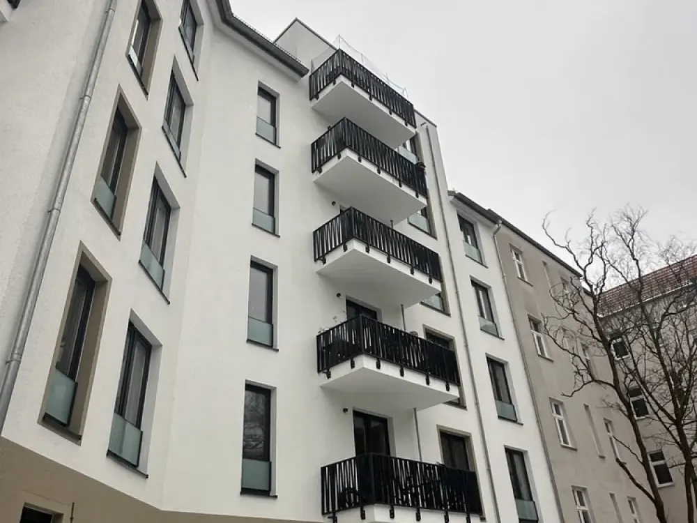 3-Zimmer Wohnung mit 2 Balkonen im DG in Berlin-Baumschulenweg