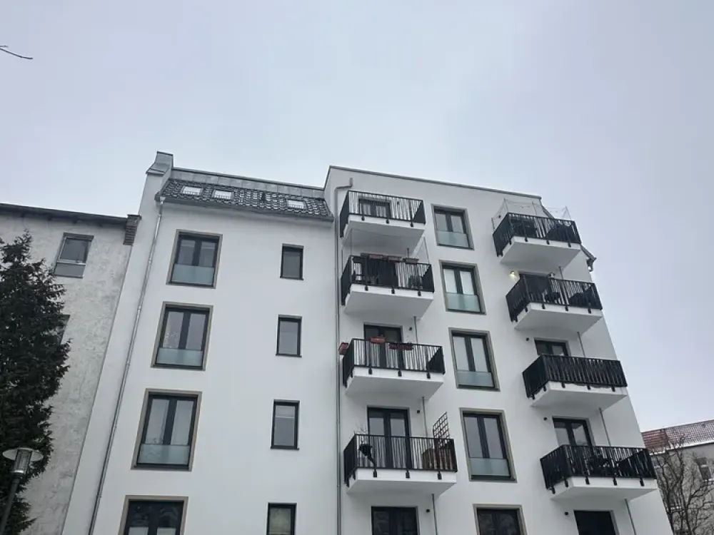 3-Zimmer Wohnung mit 2 Balkonen im DG in Berlin-Baumschulenweg