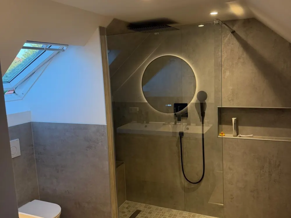 High-quality modernized 4-room maisonette apartment with garden