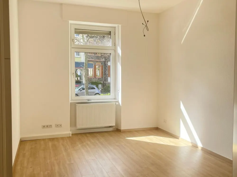 KEIN STELLPLATZ / 4-Zimmer-EG Wohnung - mit Balkon und Gartennutzung