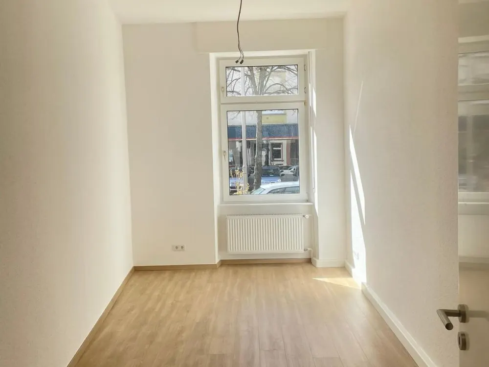 KEIN STELLPLATZ / 4-Zimmer-EG Wohnung - mit Balkon und Gartennutzung