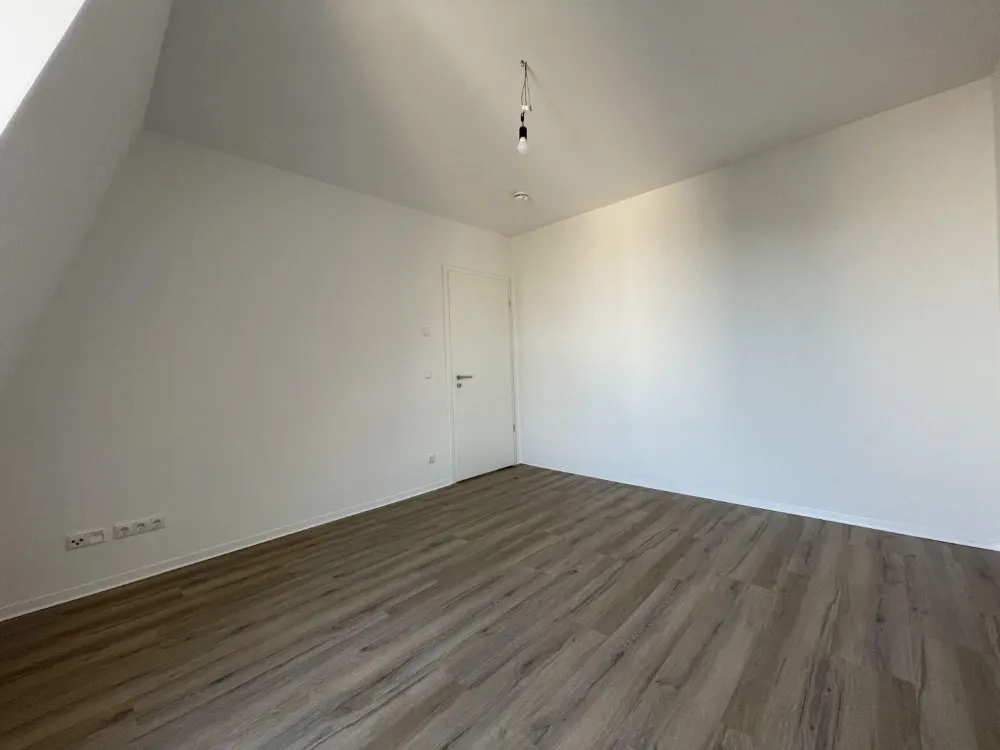 Wohnen im Neubau: 2-Zimmer-Wohnung mit Tageslichtbad und Loggia im Zentrum-Ost | Optional mit EBK