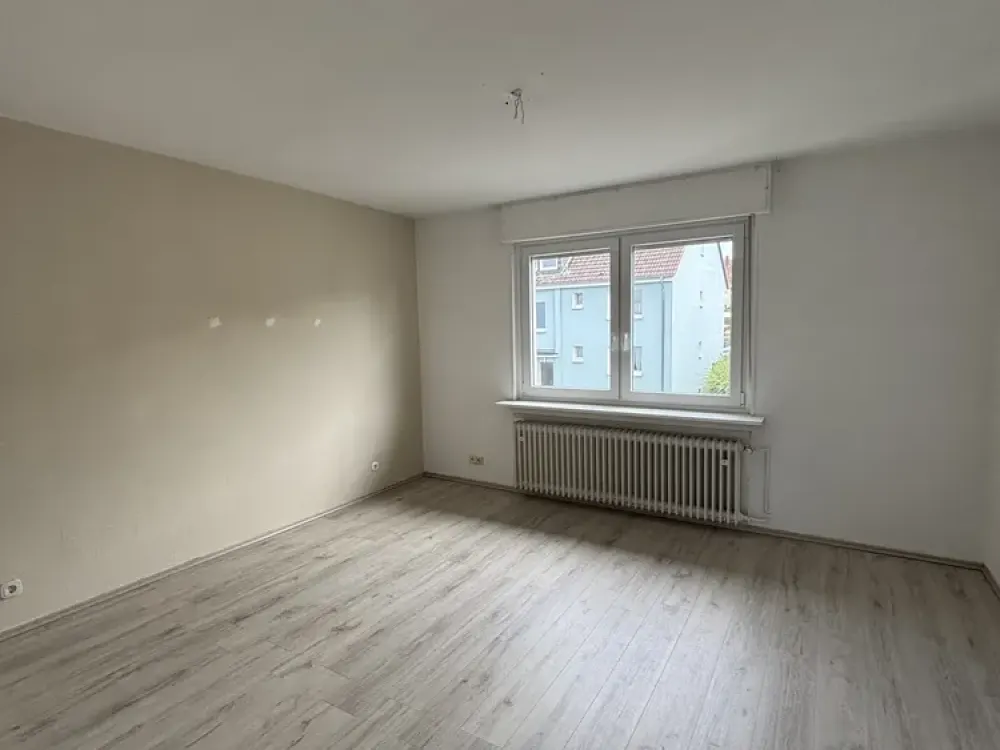Einziehen & Wohlfühlen: Helle 3-Zimmer-Wohnung im 1. OG mit optionaler Garage!