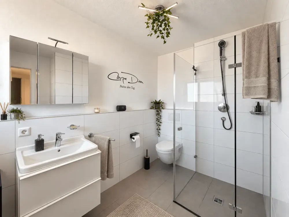 Dachgeschoss-Wohnung mit Dachterrasse, Aufzug und Tiefgarage