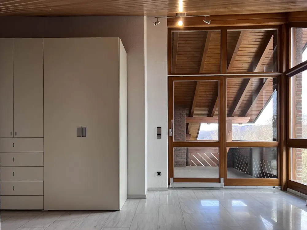 73779 Deizisau: 4-Zimmer-Wohnung im 1.OG eines Mehrfamilienhauses in bester Aussichtslage.