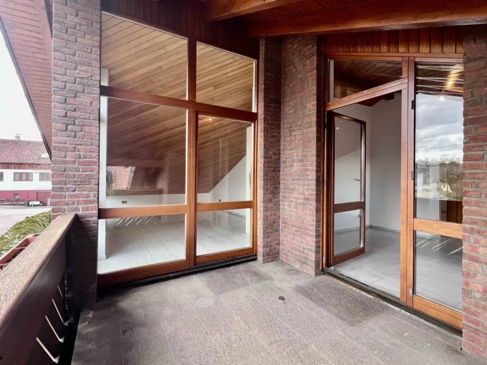 73779 Deizisau: 4-Zimmer-Wohnung im 1.OG eines Mehrfamilienhauses in bester Aussichtslage.