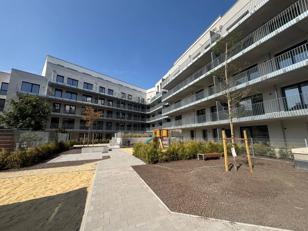 شقق جديدة حصرية في شارع Schweinauer Hauptstraße + مطبخ مجهز وموقف سيارات