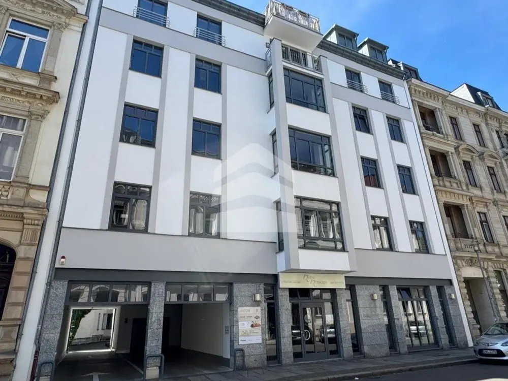 Helle loftartige Wohnung mit viel Stauraum und Balkon in Zentrumsnähe