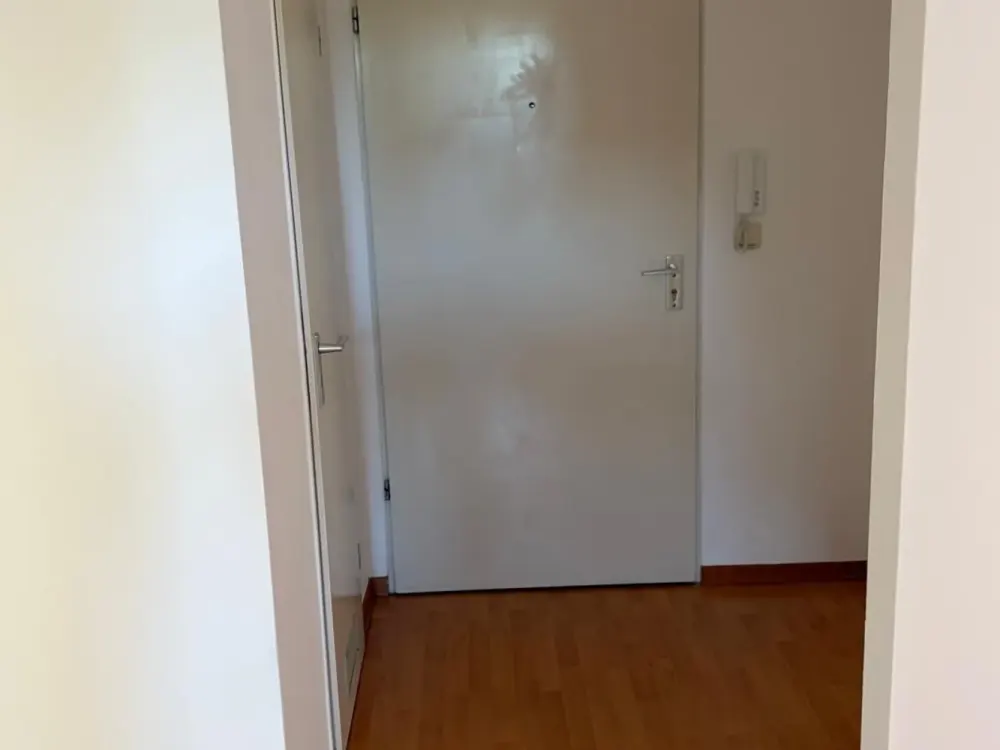 Bogenhausen: Helle Wohnung mit Balkon und Aufzug