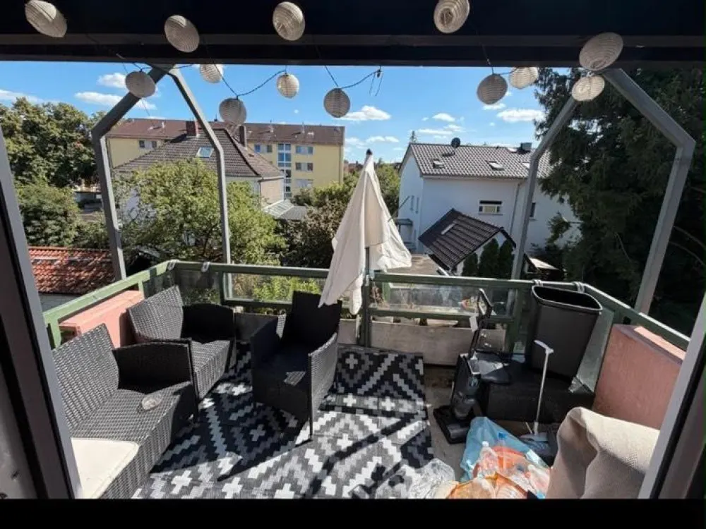 2 Zimmerwohnung mit Einbauküche und Garage