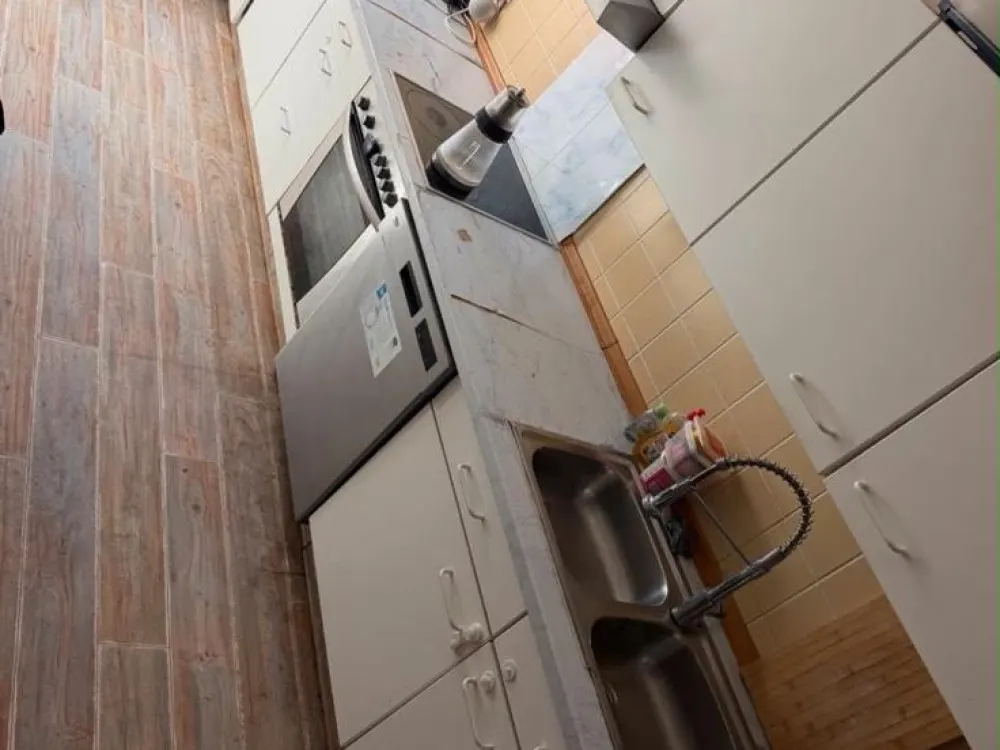 2 Zimmerwohnung mit Einbauküche und Garage