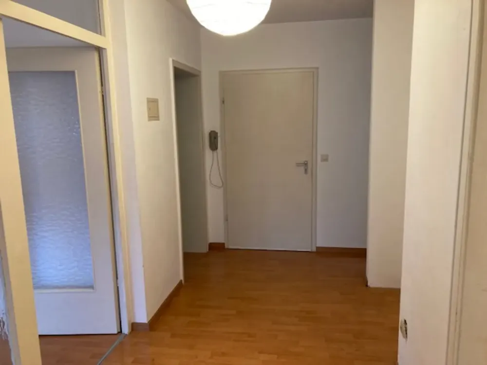 3 Room Apartment with Balcony!