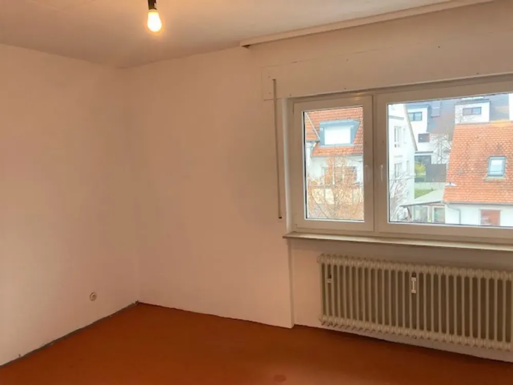 3 Room Apartment with Balcony!