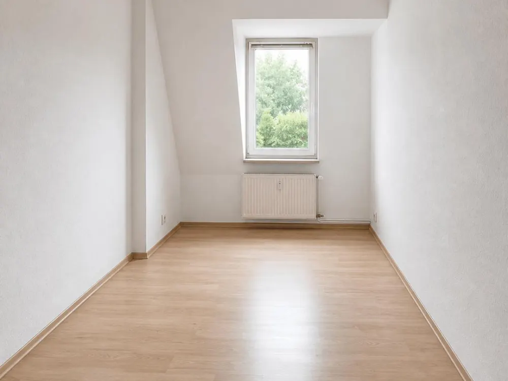 WG-geeignete 4-Zimmer-Maisonette-Wohnung - wird momentan renoviert