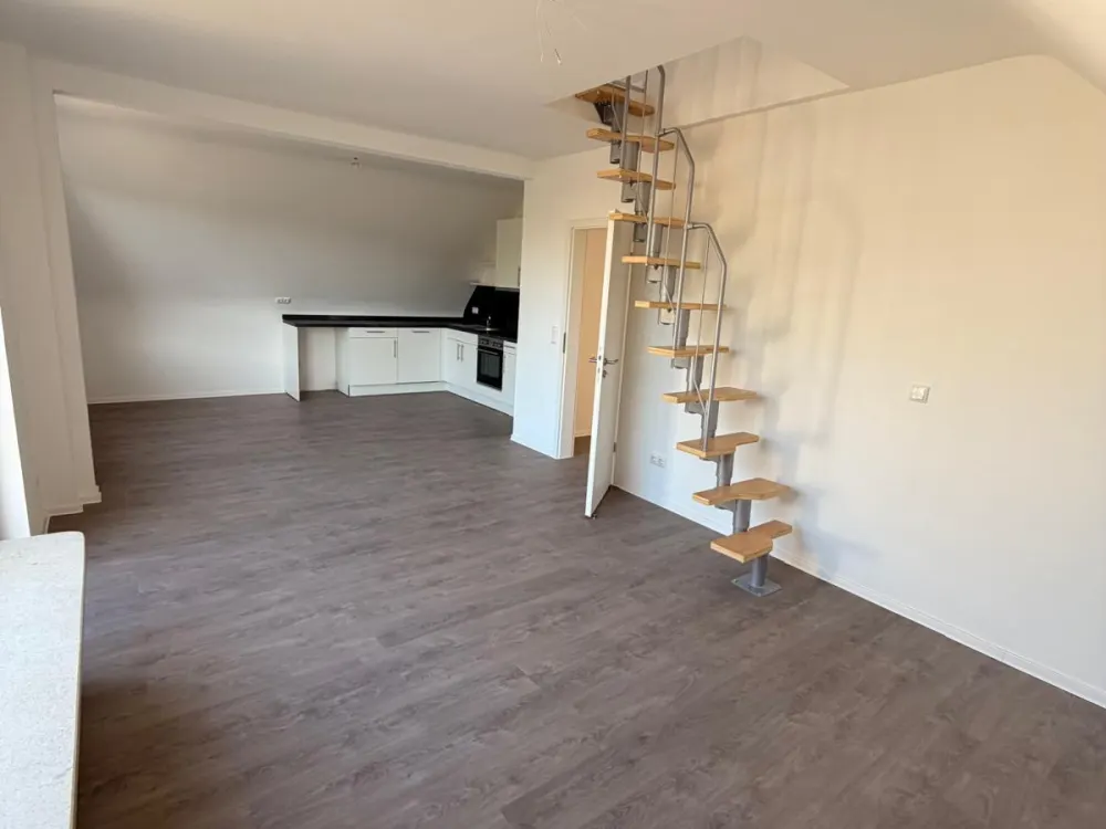 Dachgeschosswohnung nach Umbau neu zu vermieten