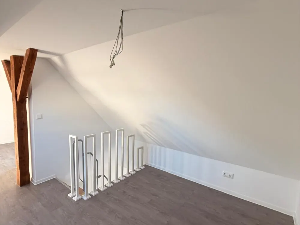 Dachgeschosswohnung nach Umbau neu zu vermieten